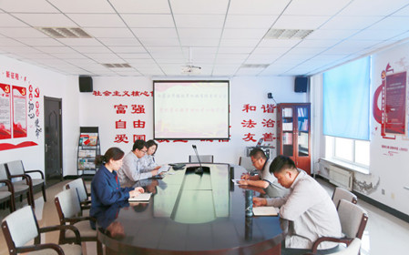 標(biāo)題：華德牧草公司黨委開展黨紀(jì)學(xué)習(xí)教育專題學(xué)習(xí)
瀏覽次數(shù)：991
發(fā)表時間：2024-05-24